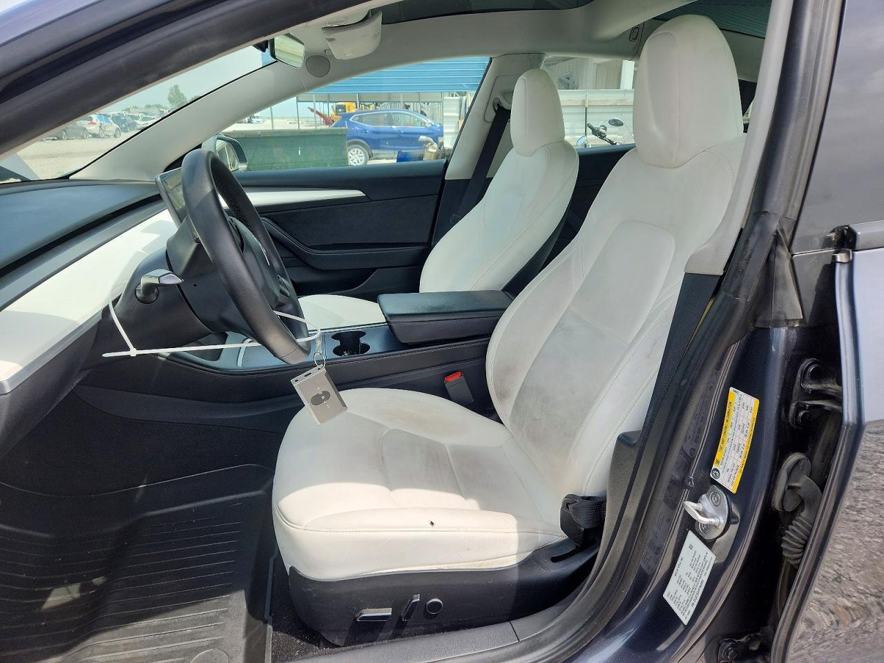 2023 Tesla Model 3 - Image 7