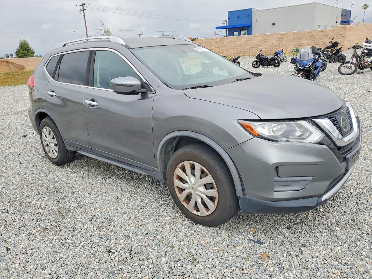 2017 Nissan Rogue S - Фото 4