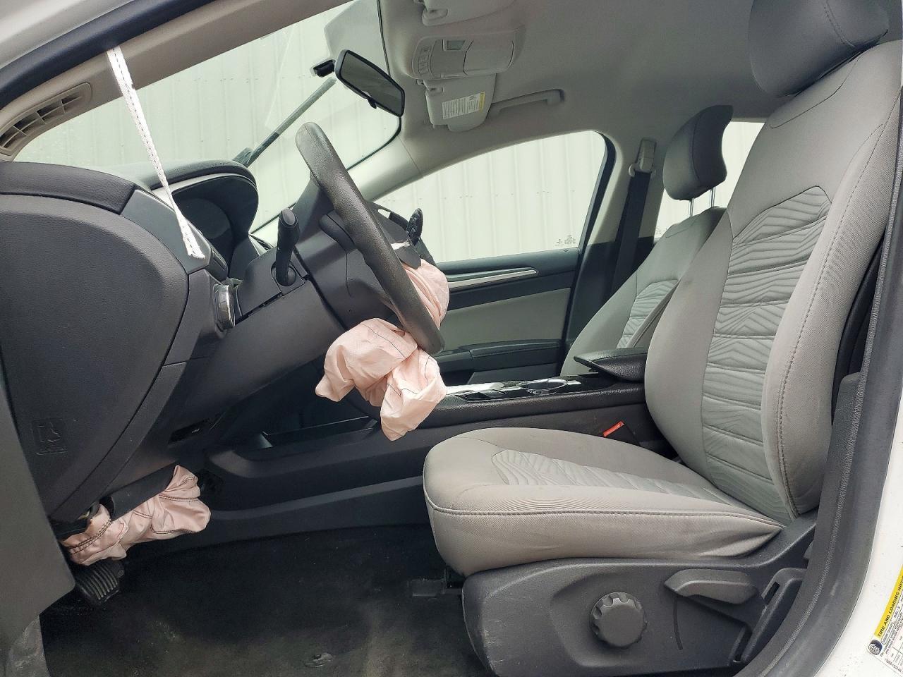 2016 Ford Fusion S - Image 7