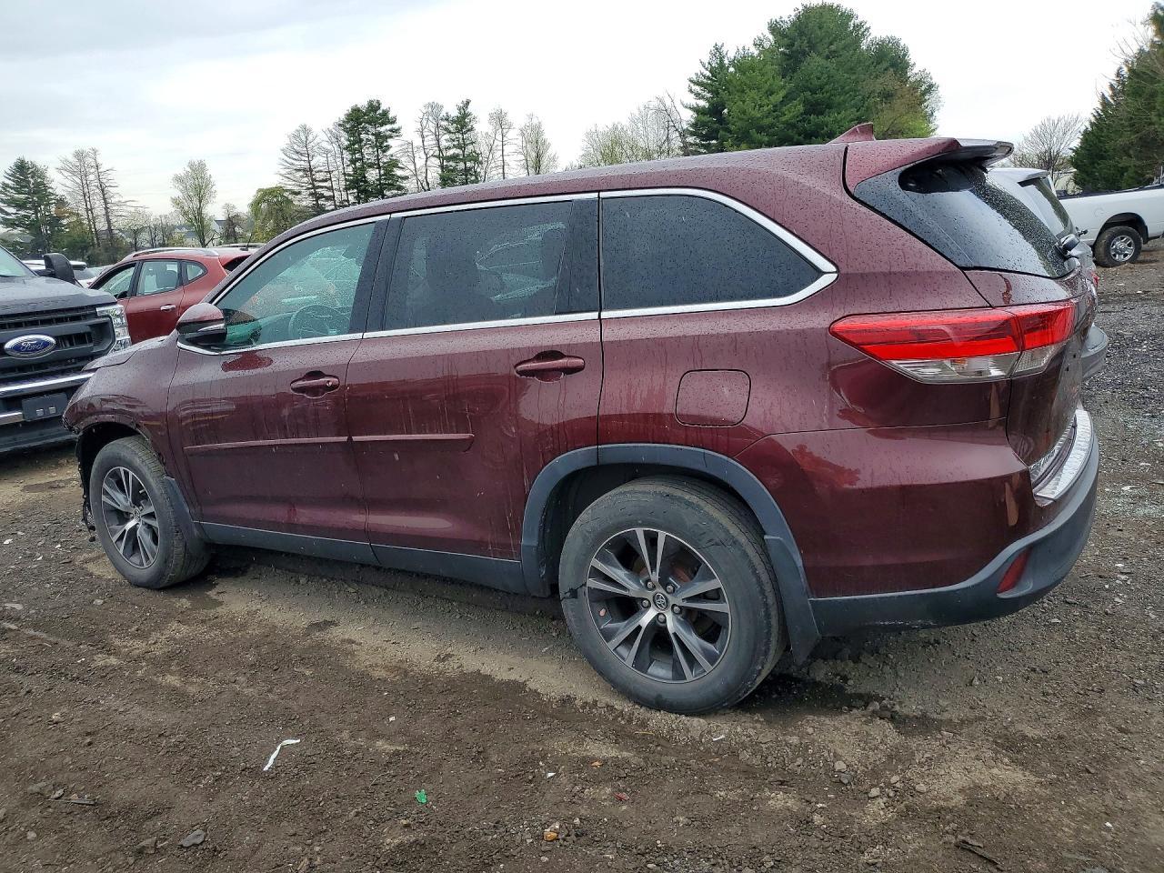2019 Toyota Highlander Le Plus - Фото 2