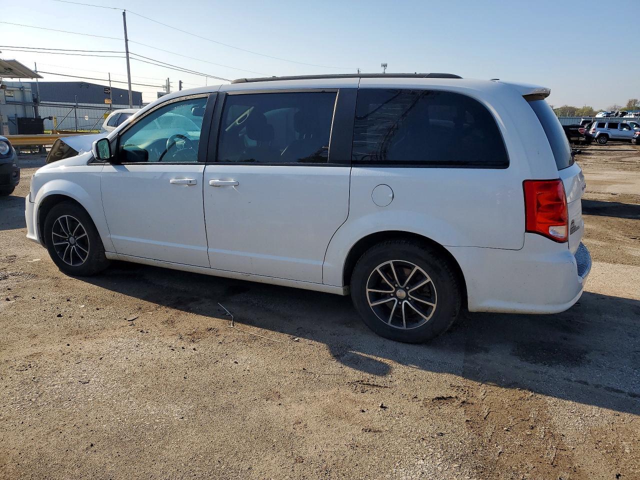 2018 Dodge Grand Caravan Gt - Image 2