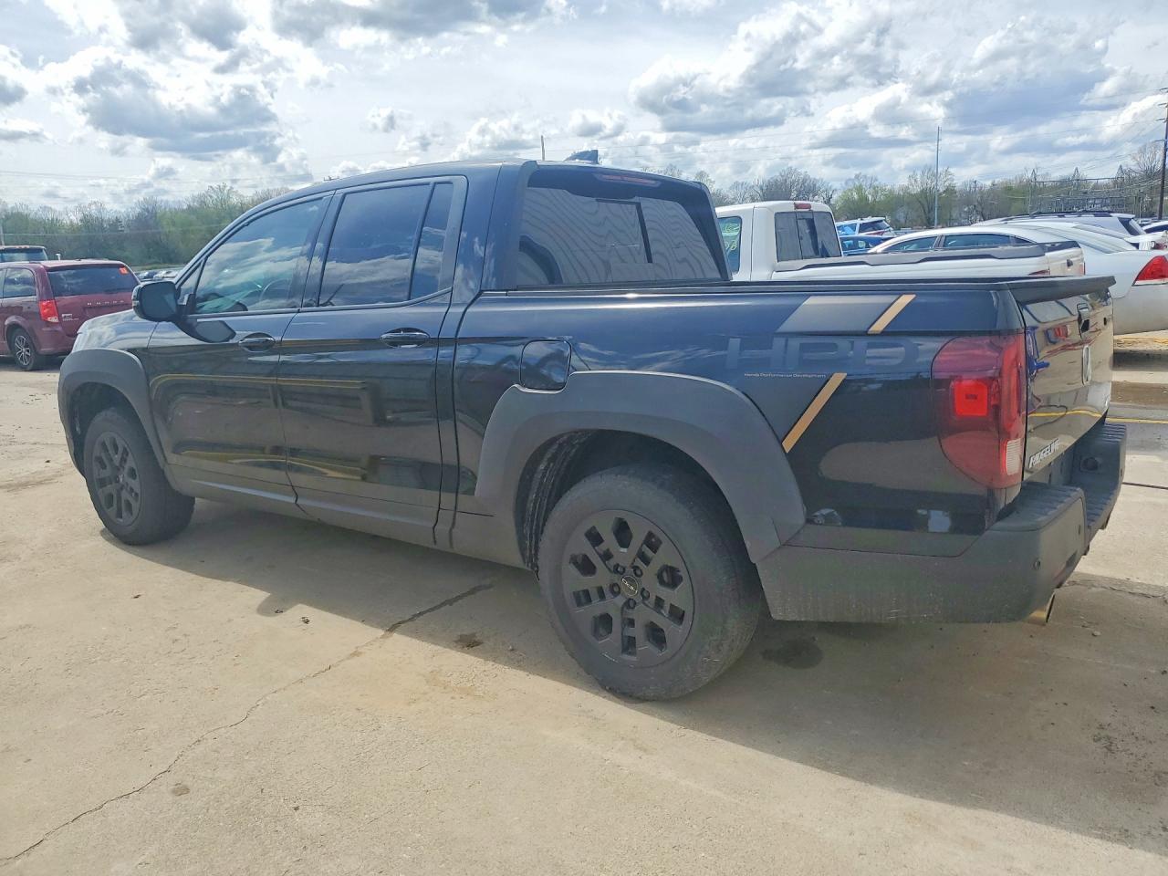2022 Honda Ridgeline Black Edition - Image 2