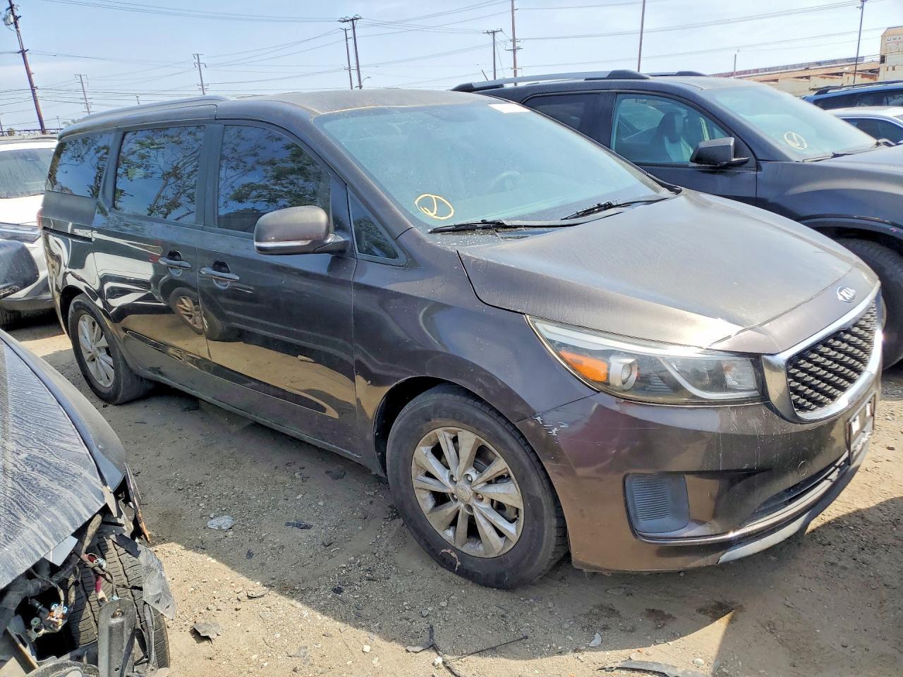 2016 Kia Sedona Lx - Фото 4