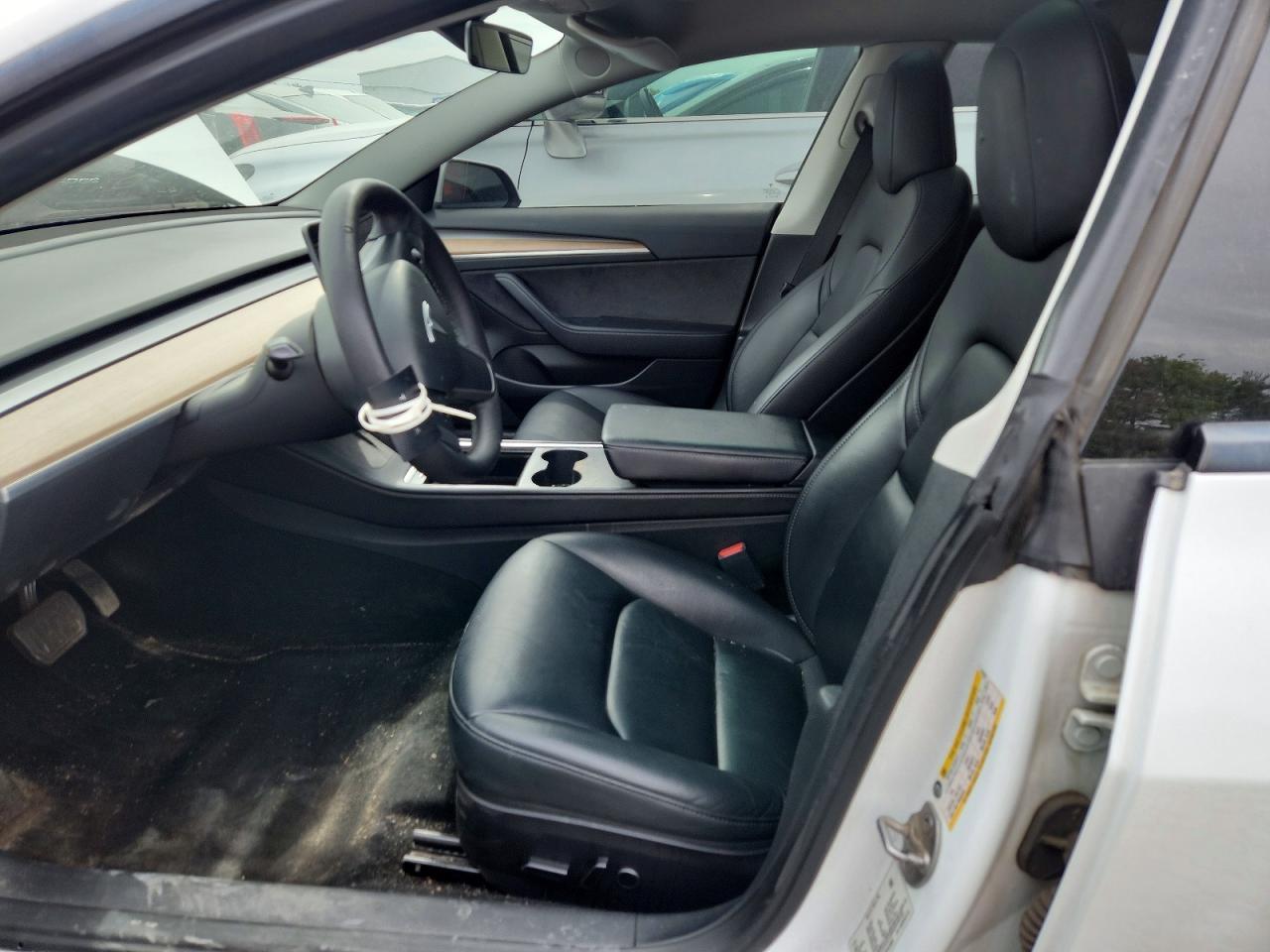 2023 Tesla Model 3 - Фото 7
