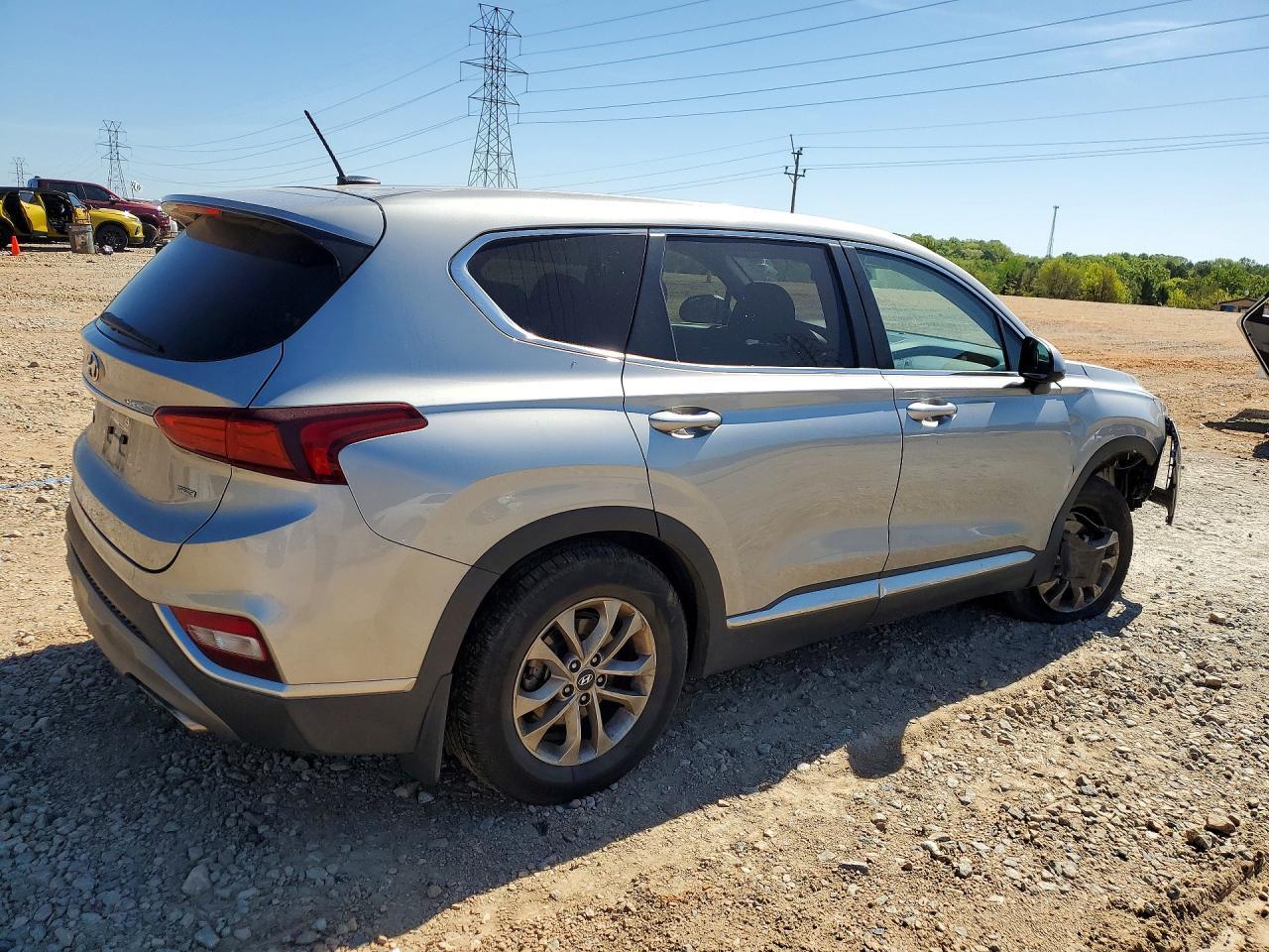 2020 Hyundai Santa Fe Se - Фото 3