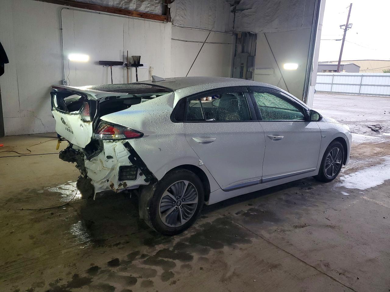 2020 Hyundai Ioniq - Фото 3