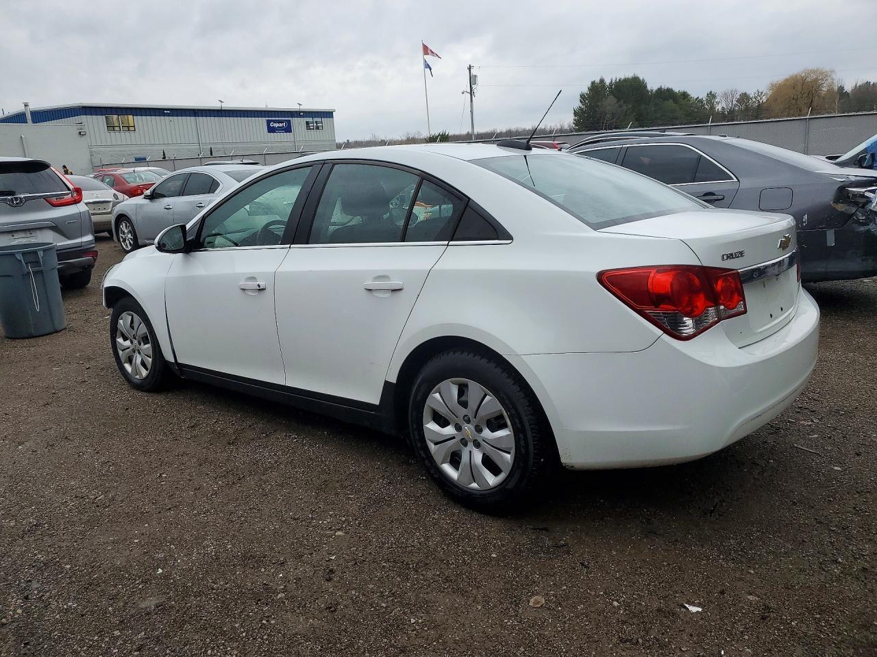 2015 Chevrolet Cruze Lt - Image 2