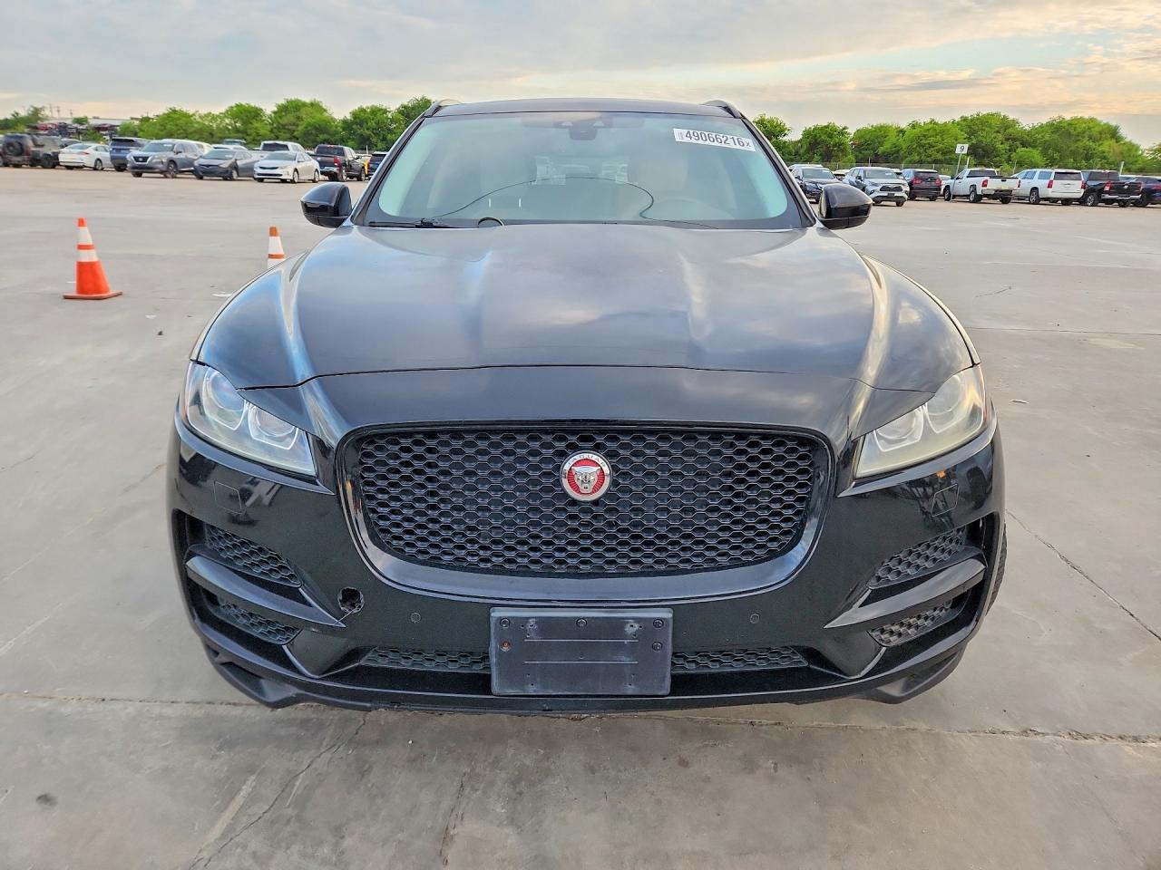 2018 Jaguar F-Pace Premium 25T - Image 5