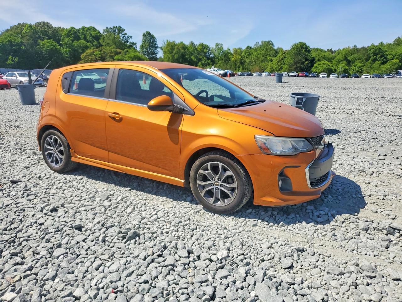 2017 Chevrolet Sonic Lt - Image 4