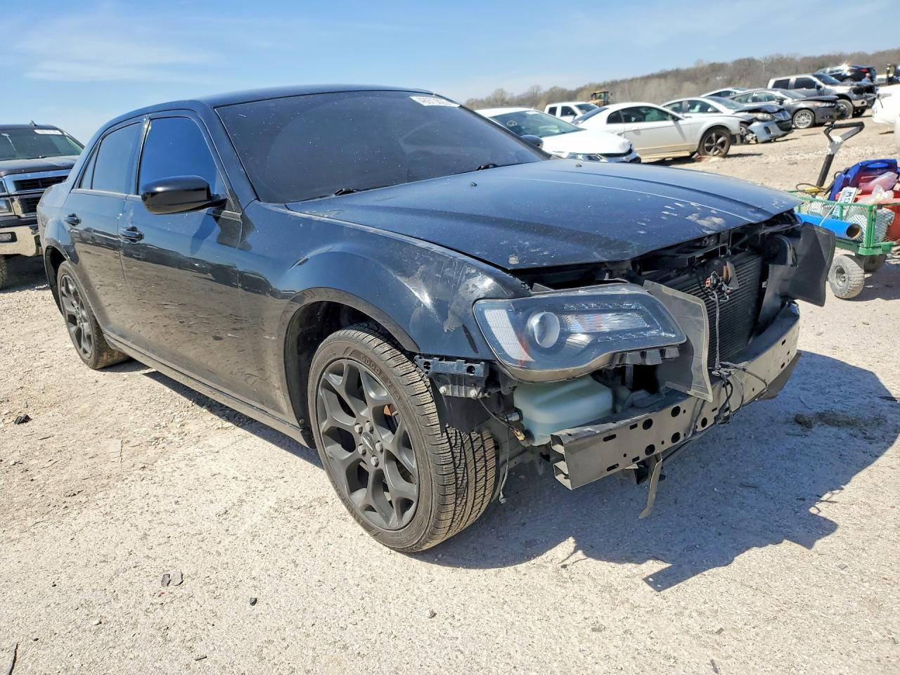 2016 Chrysler 300 S - Image 4