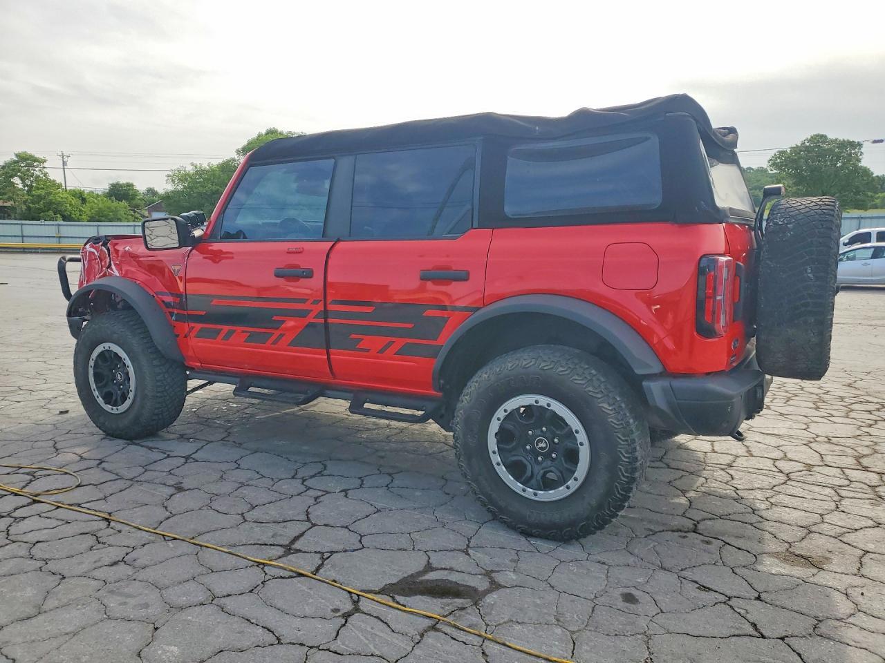 2023 Ford Bronco Base - Фото 2