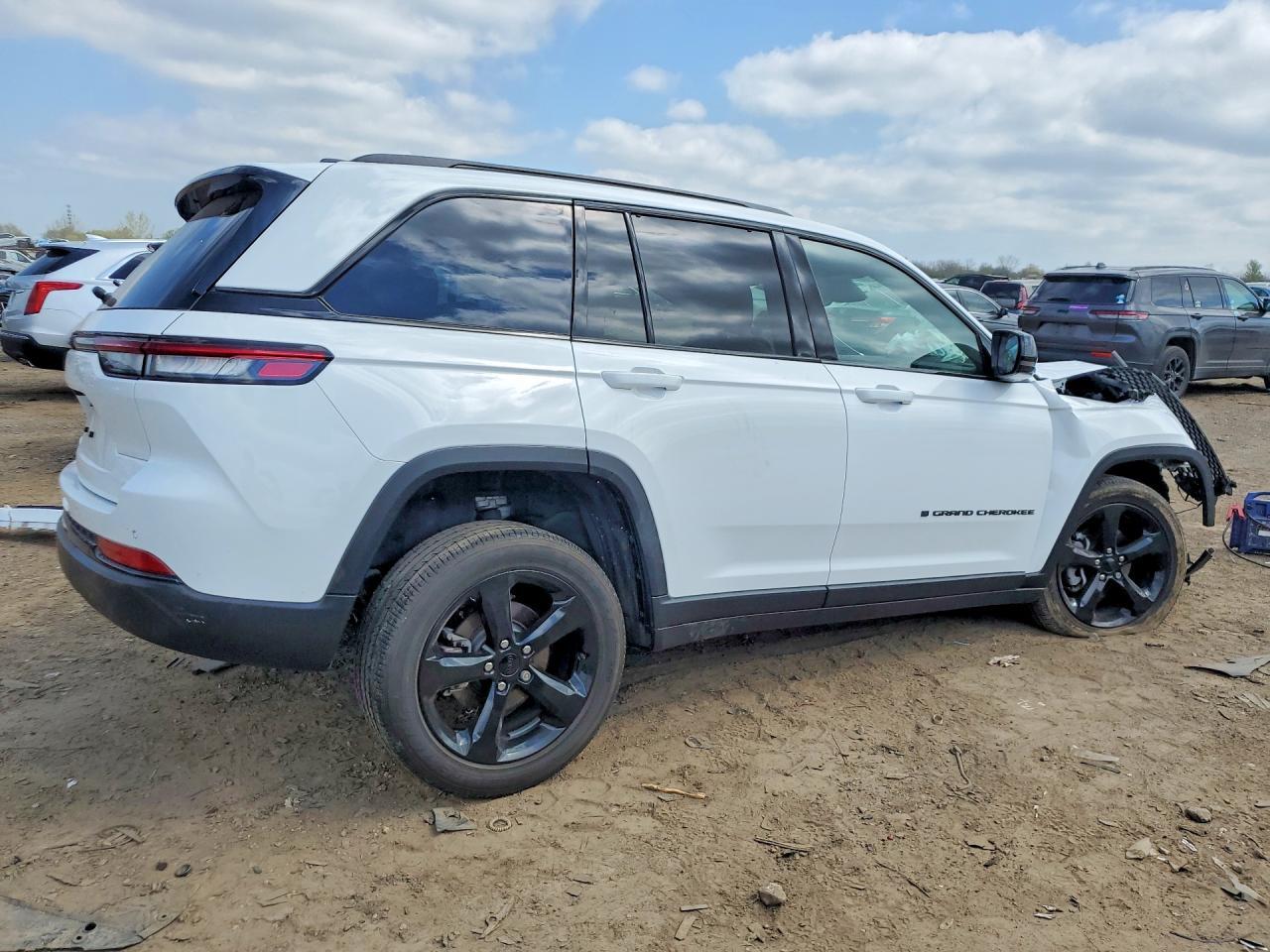 2023 Jeep Grand Cherokee - Image 3