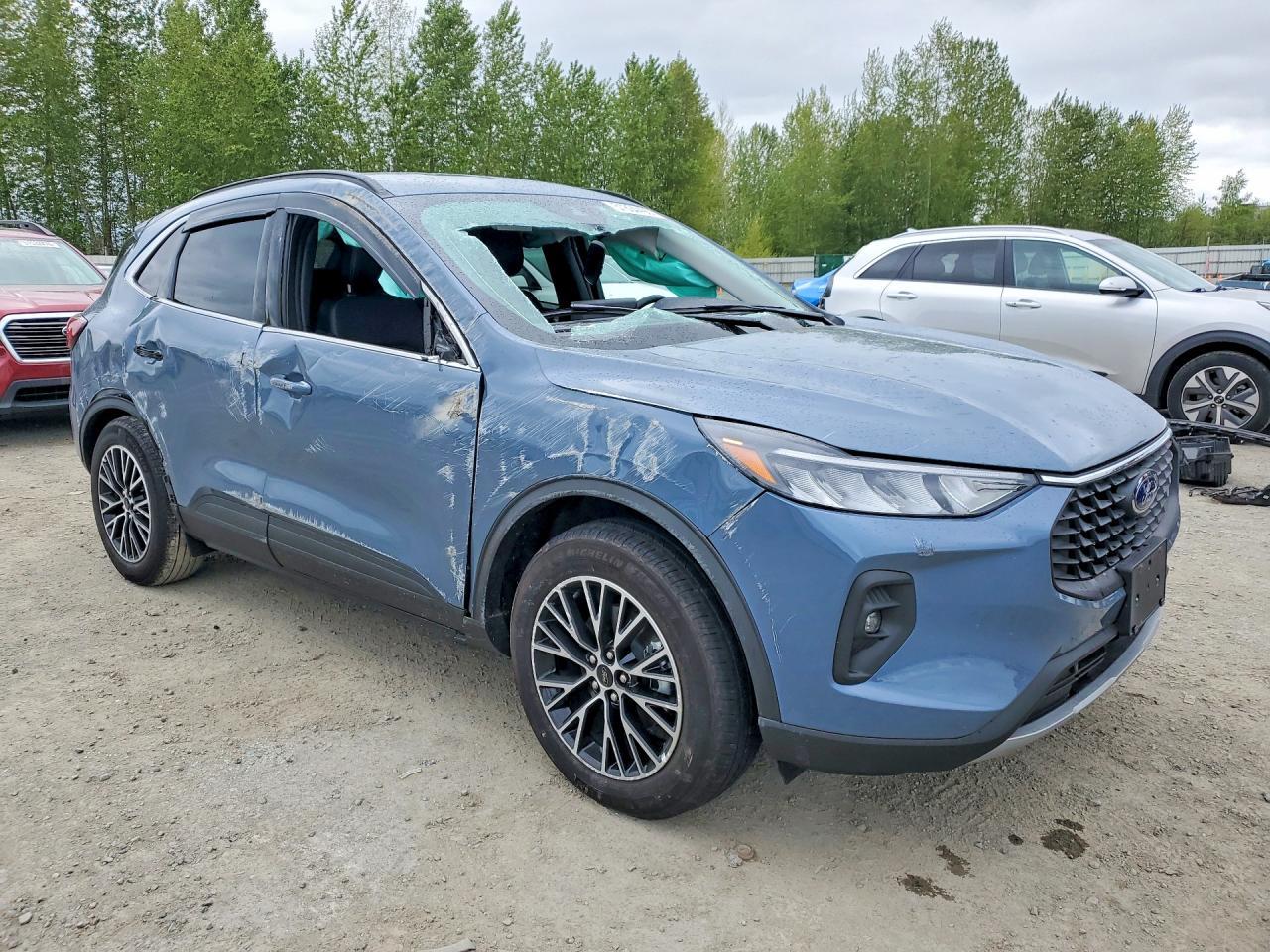 2025 Ford Escape - Image 4