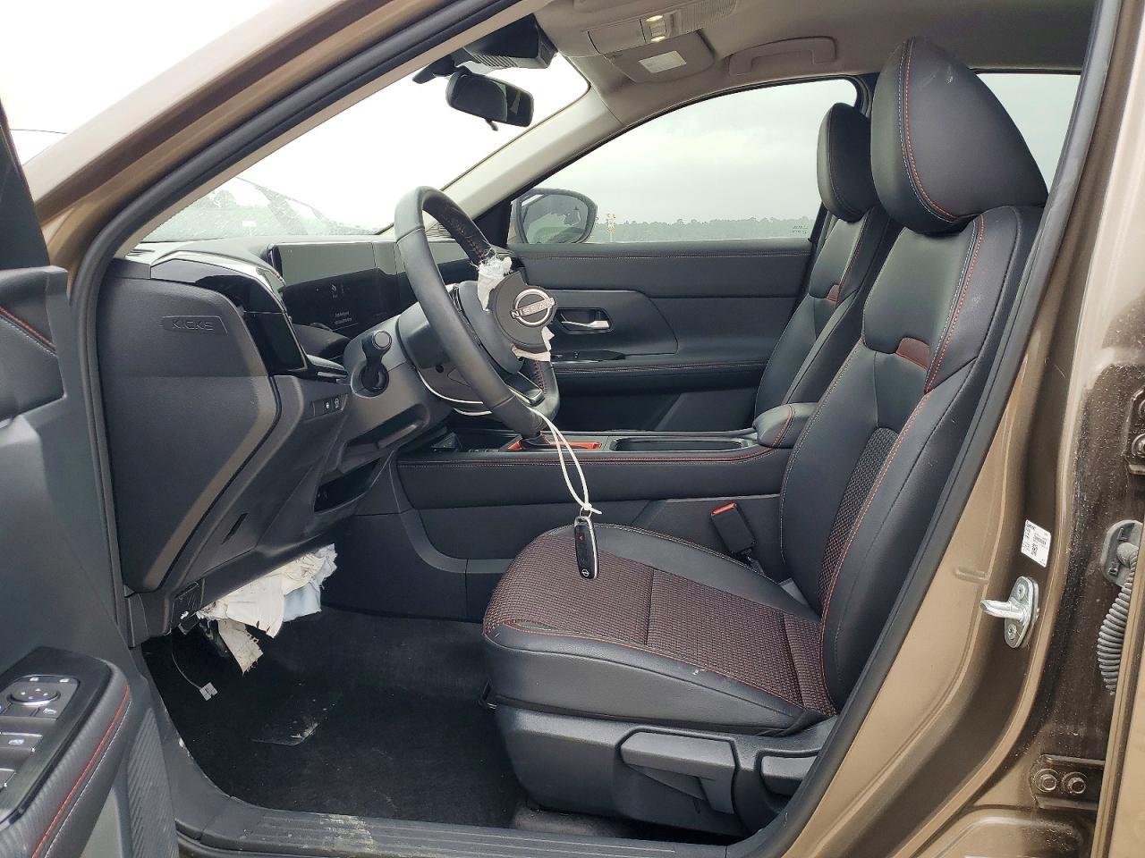 2025 Nissan Kicks Sr - Image 7