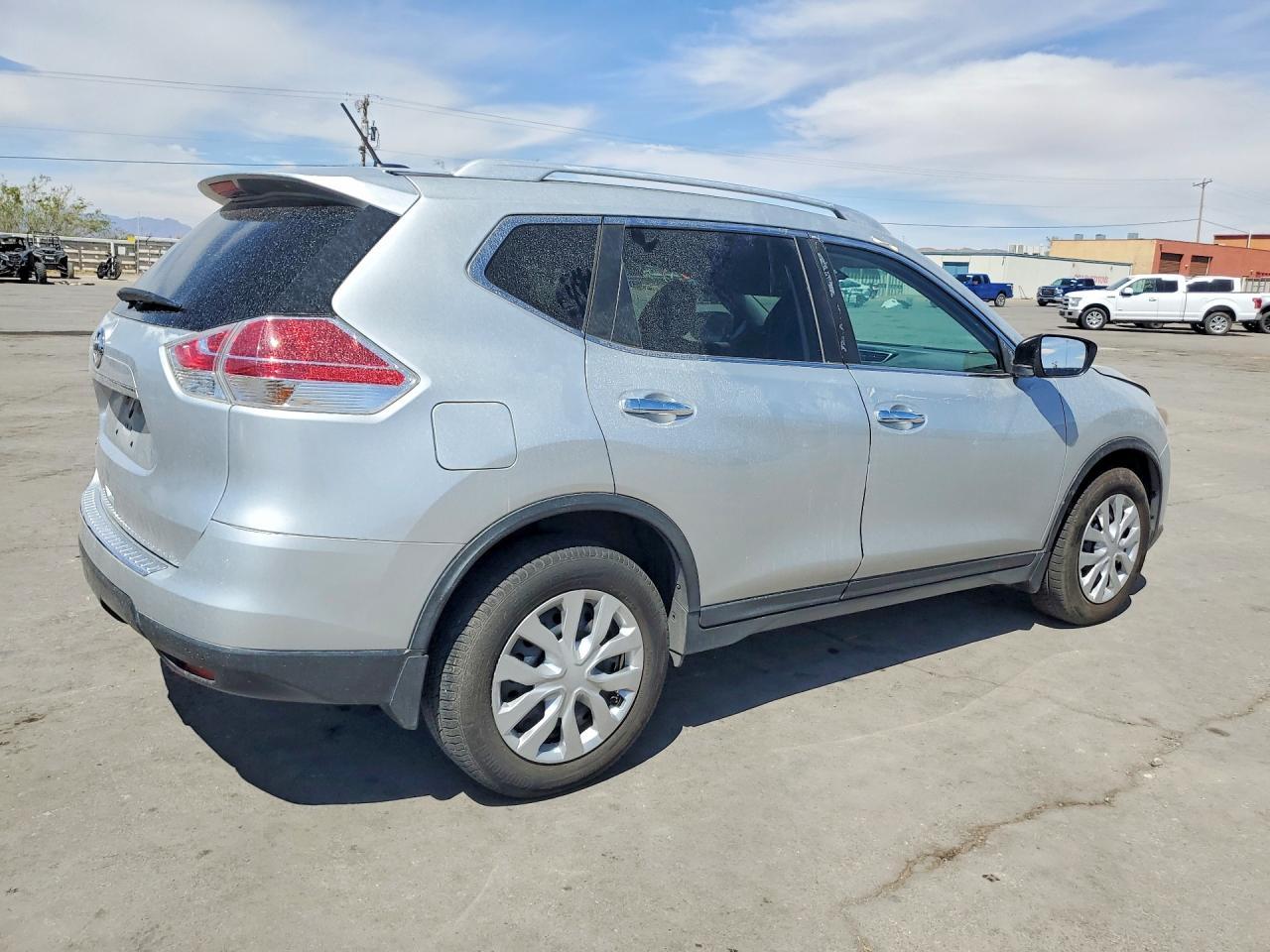 2016 Nissan Rogue S - Image 3