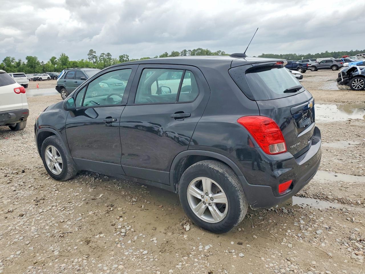 2020 Chevrolet Trax Ls - Image 2