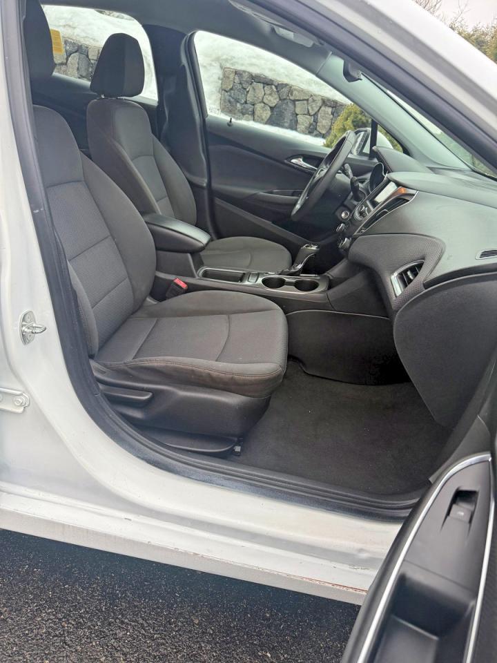 2019 Chevrolet Cruze Ls - Image 5