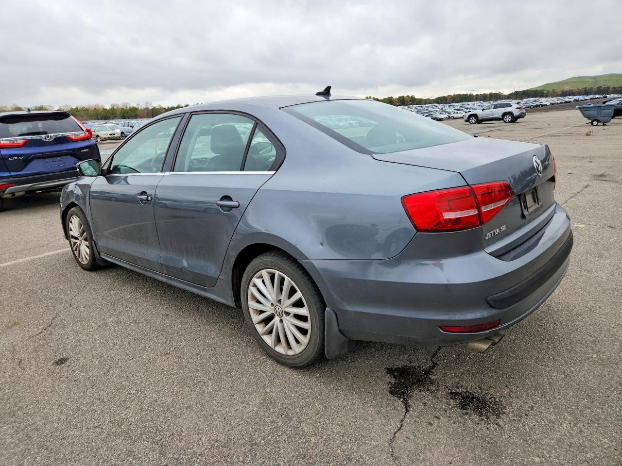 2015 Volkswagen Jetta Se - Image 2