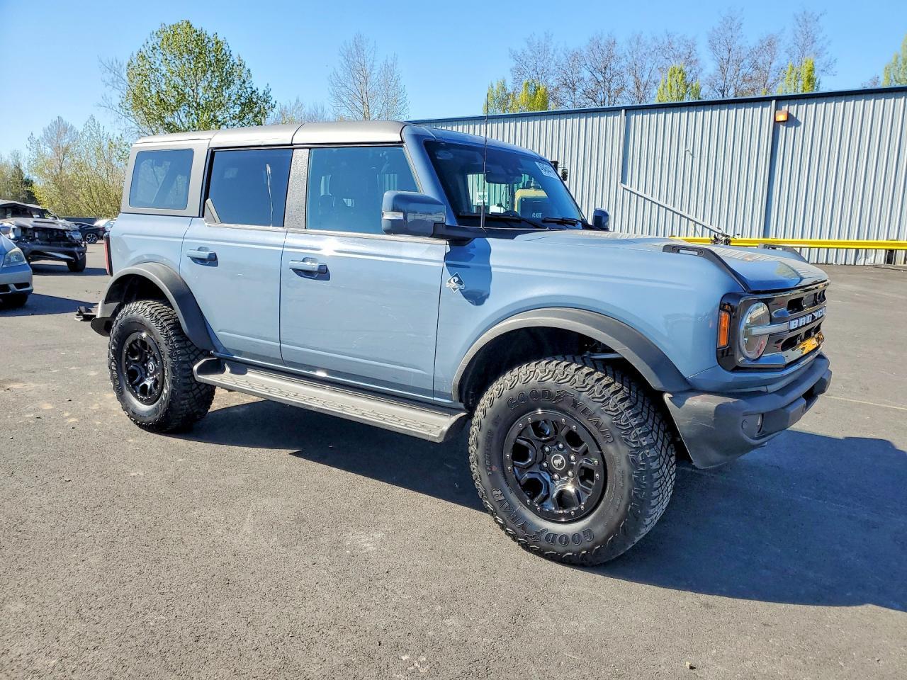 2025 Ford Bronco Outer Banks - Image 4