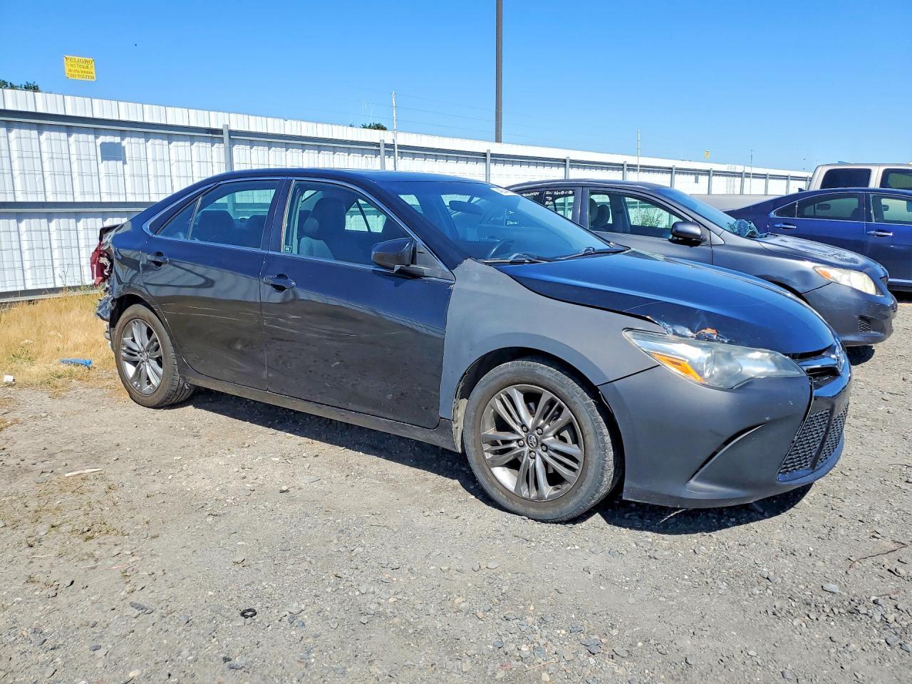 2017 Toyota Camry Se - Фото 4