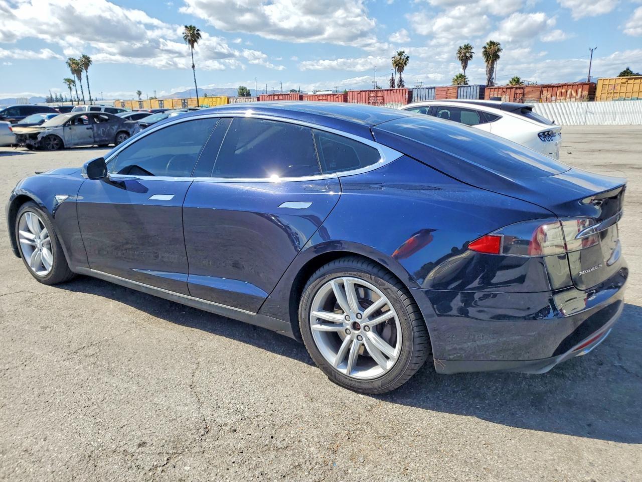 2013 Tesla Model S - Image 2