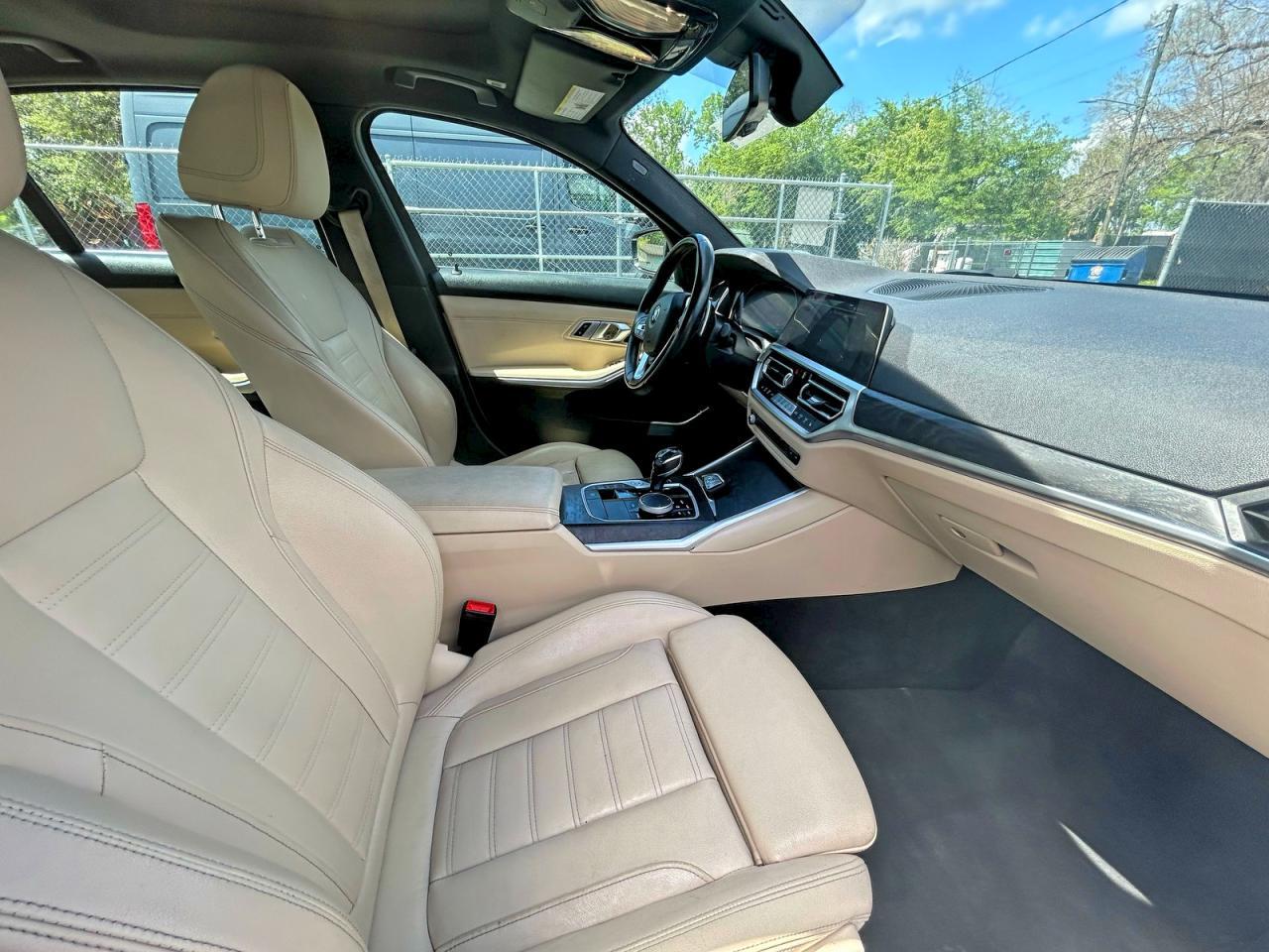 2021 BMW 330Xi - Фото 5