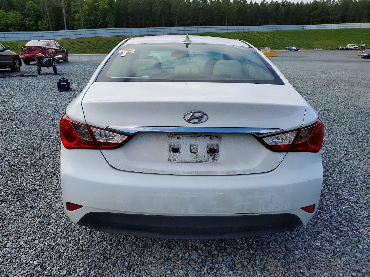2014 Hyundai Sonata Gls - Image 6