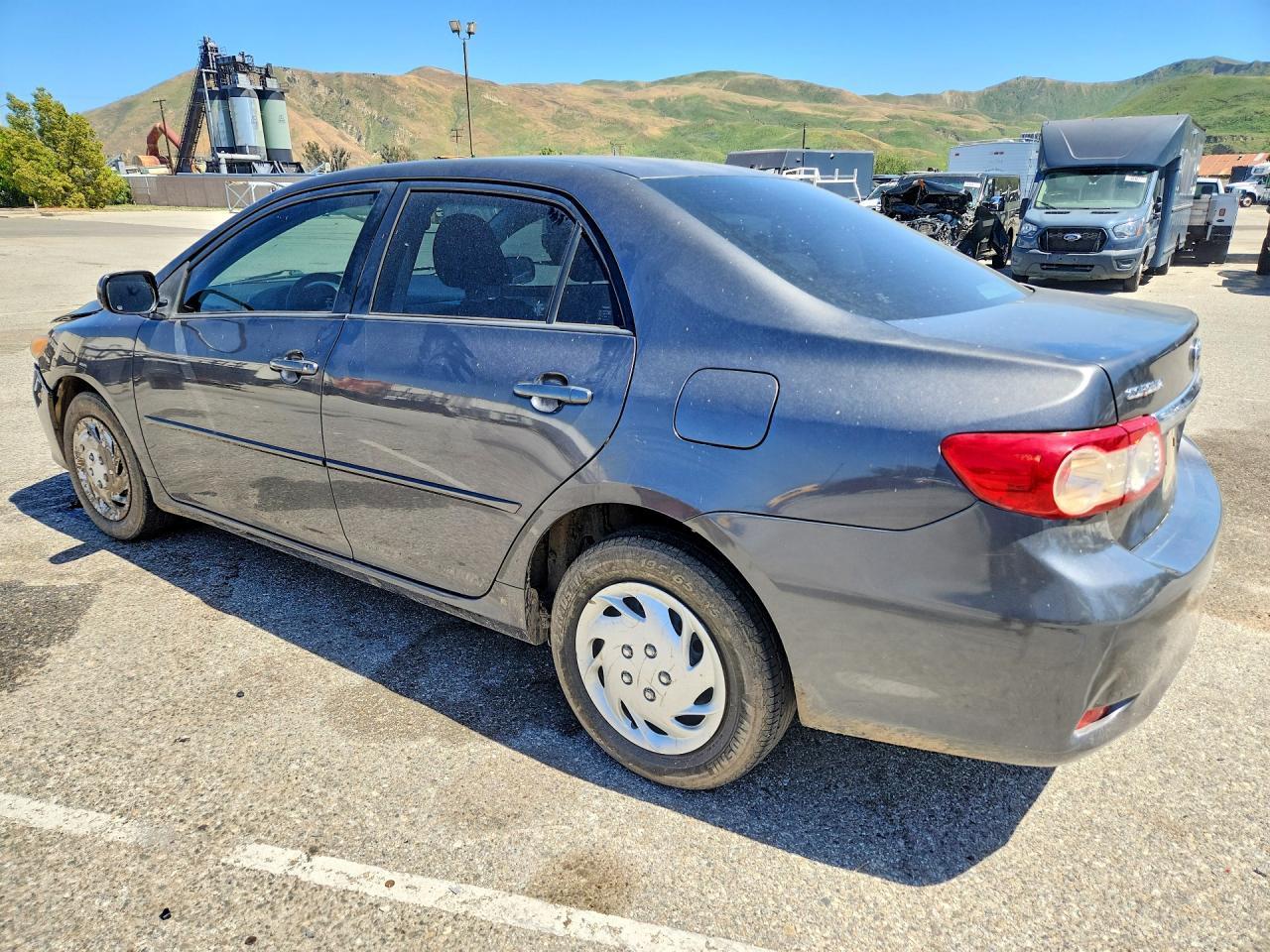 2011 Toyota Corolla Le - Image 2