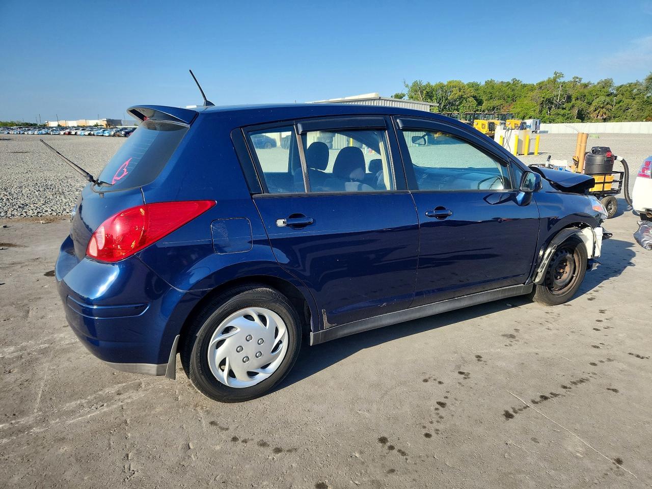 2008 Nissan Versa 1.8 S - Image 3