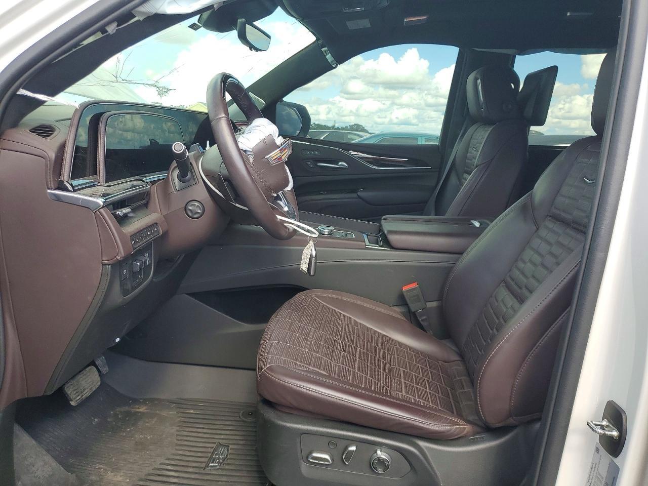 2023 Cadillac Escalade Sport Platinum - Image 7