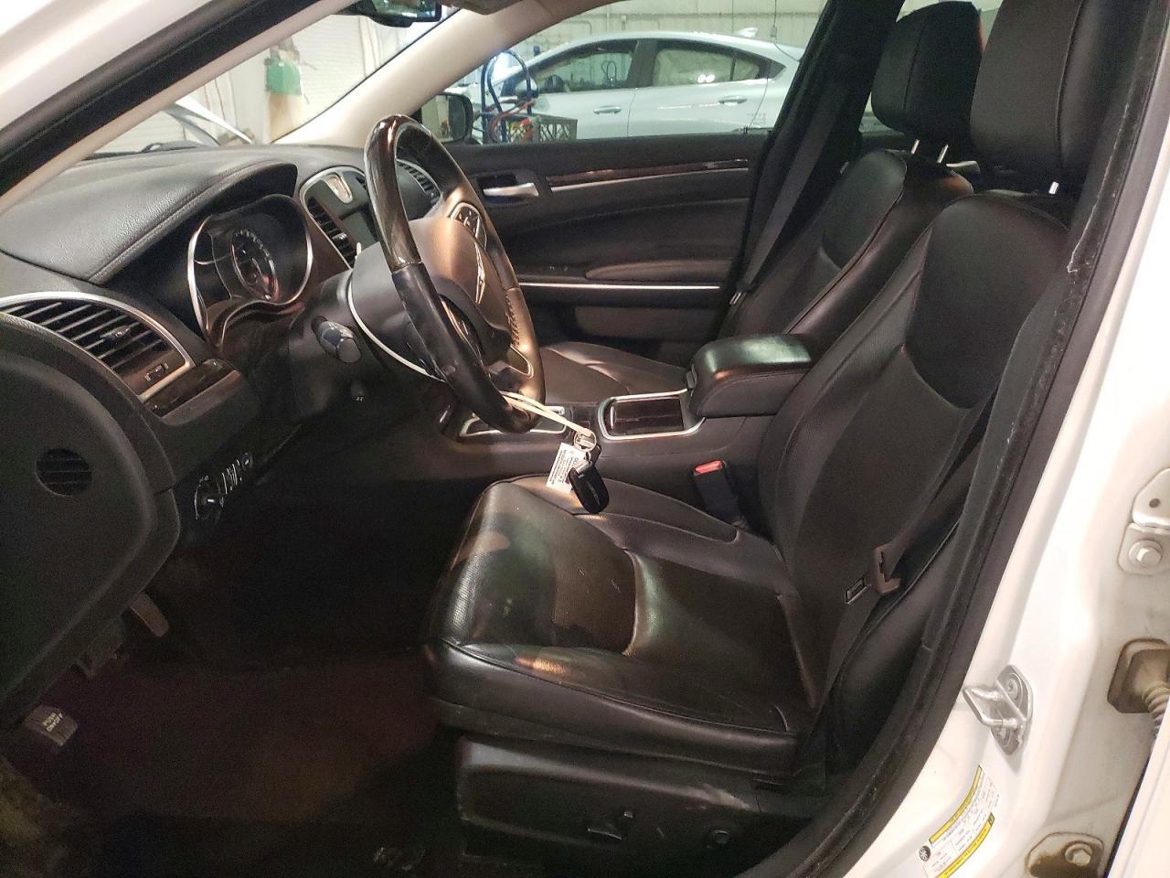 2018 Chrysler 300 Limited - Image 7