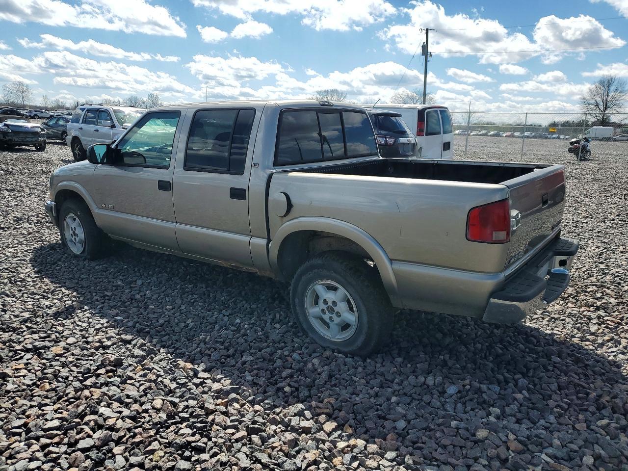 2002 Chevrolet S Truck S10 - Фото 2