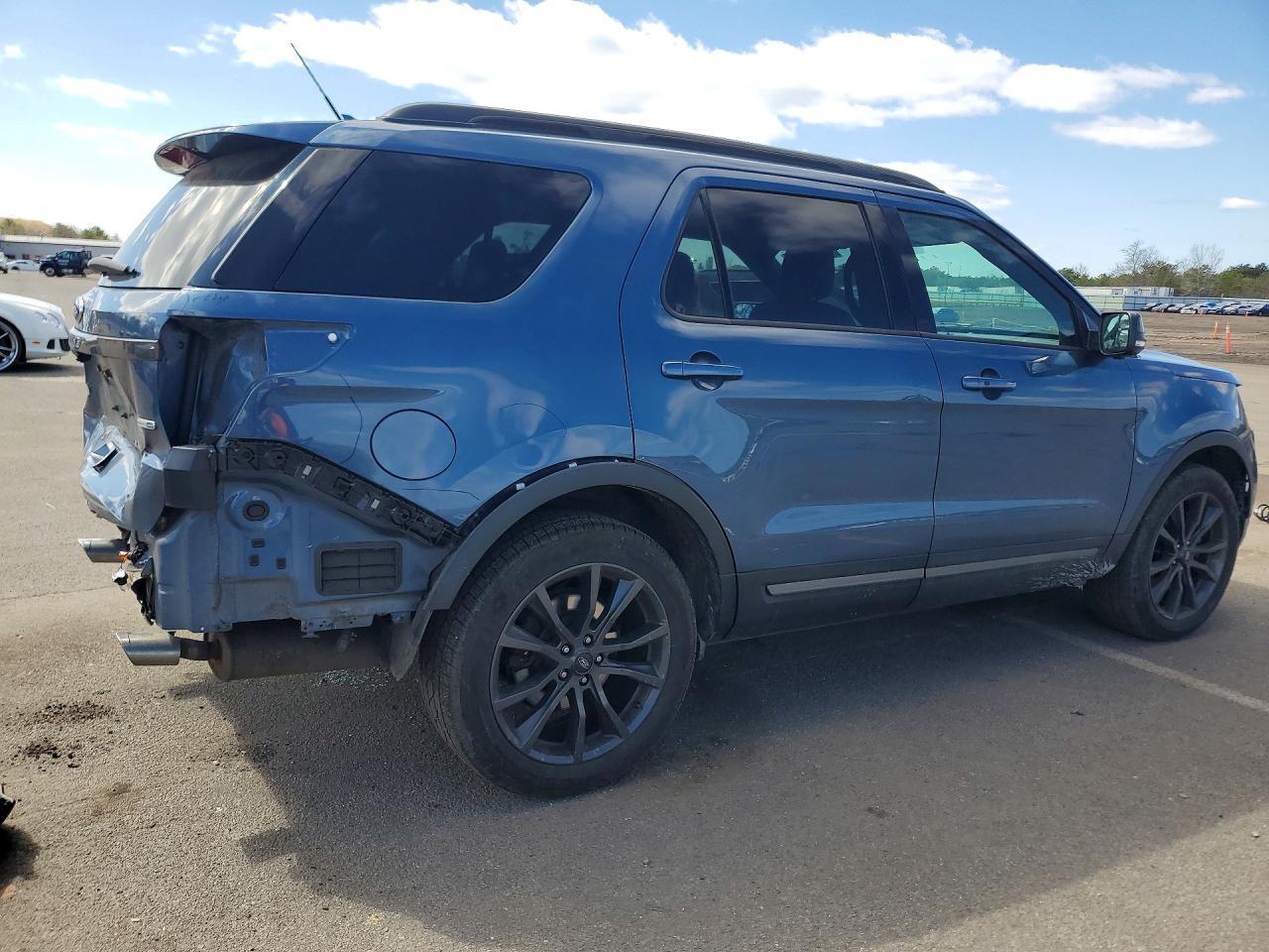 2018 Ford Explorer Xlt - Фото 3