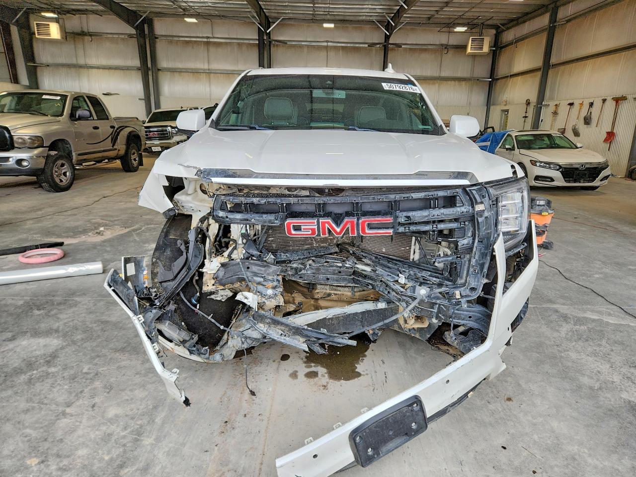 2022 GMC Yukon Slt - Фото 5
