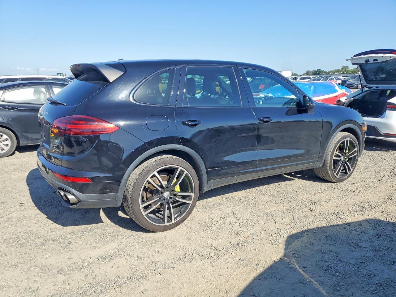 2016 Porsche Cayenne Se Hybrid - Image 3