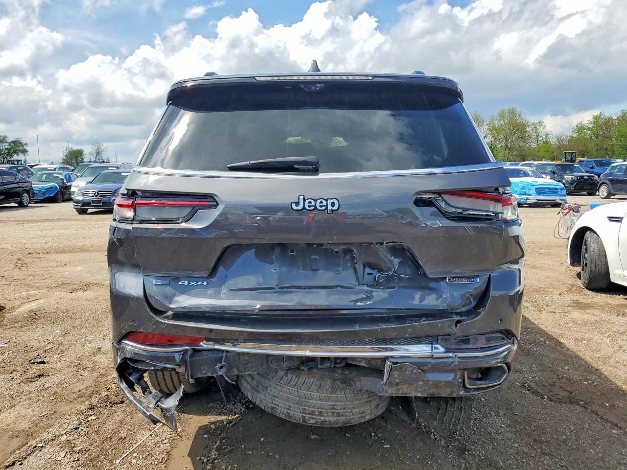 2021 Jeep Grand Cherokee L Overland - Image 6