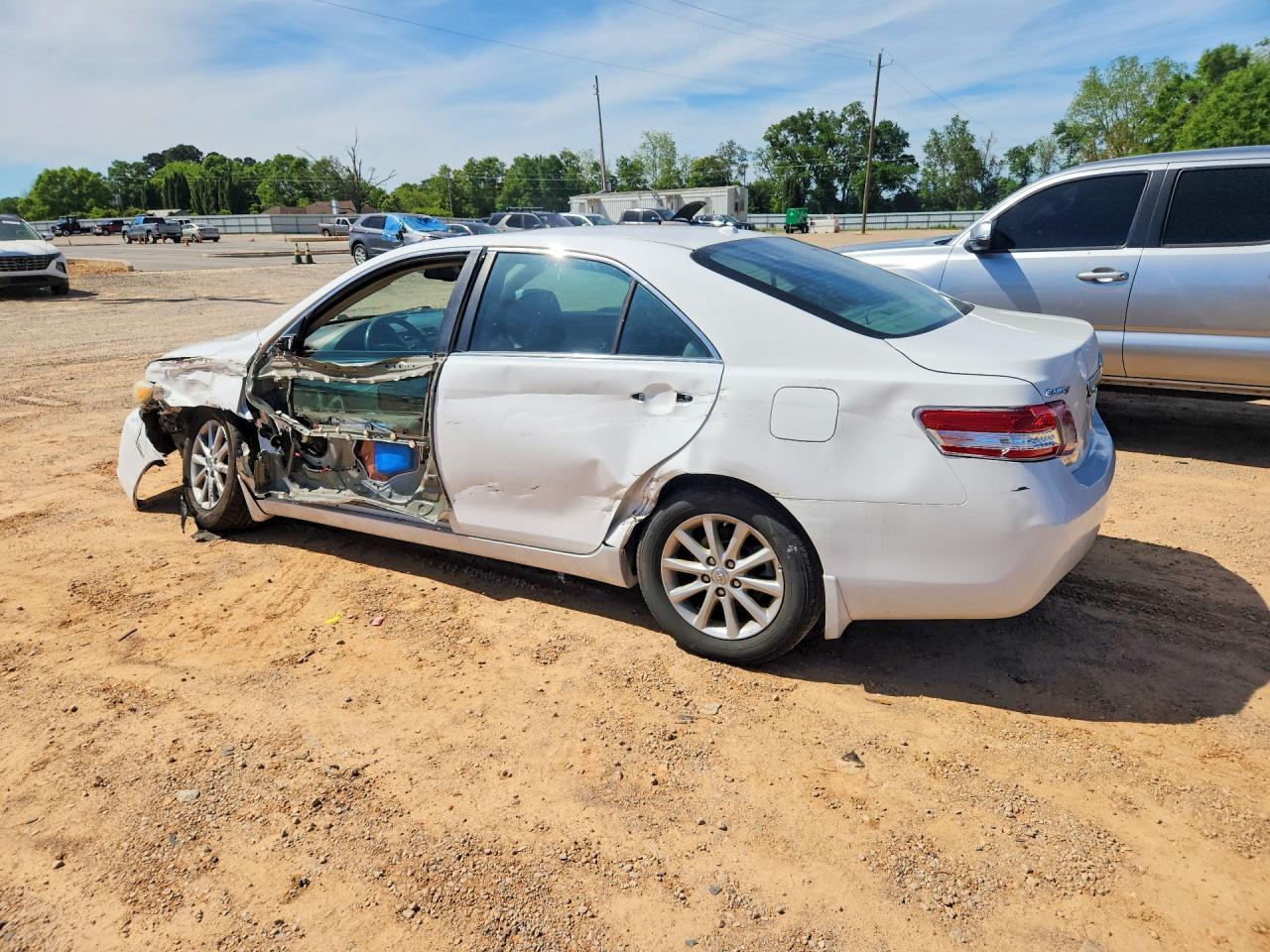 2010 Toyota Camry Xle - Image 2