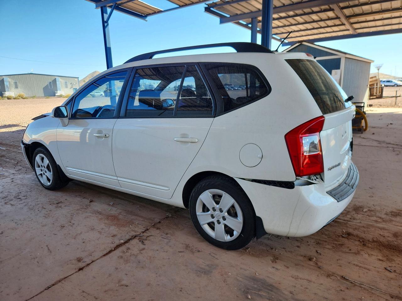 2009 Kia Rondo Base - Фото 2