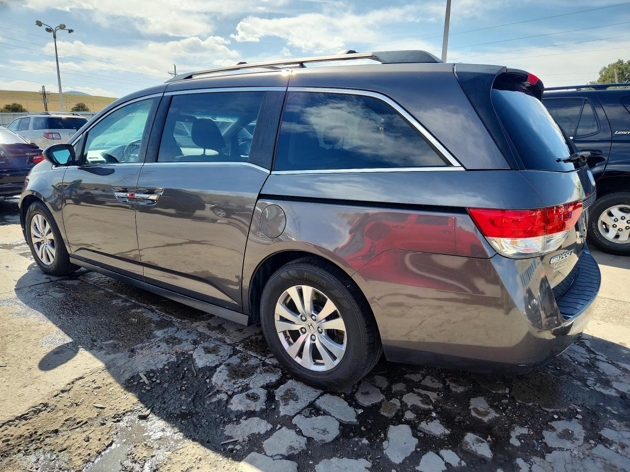 2015 Honda Odyssey Ex - Image 2