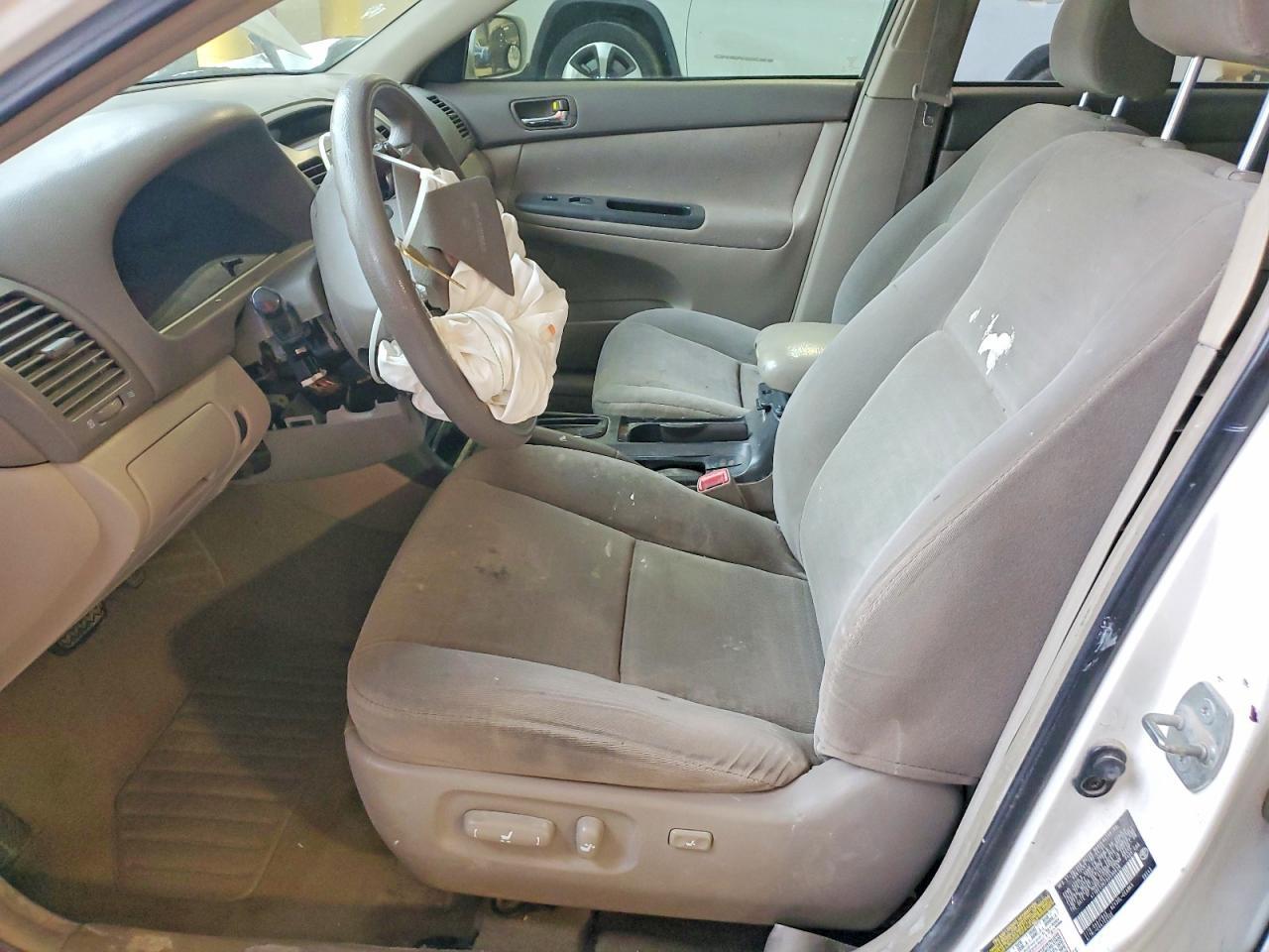 2005 Toyota Camry Le - Фото 7