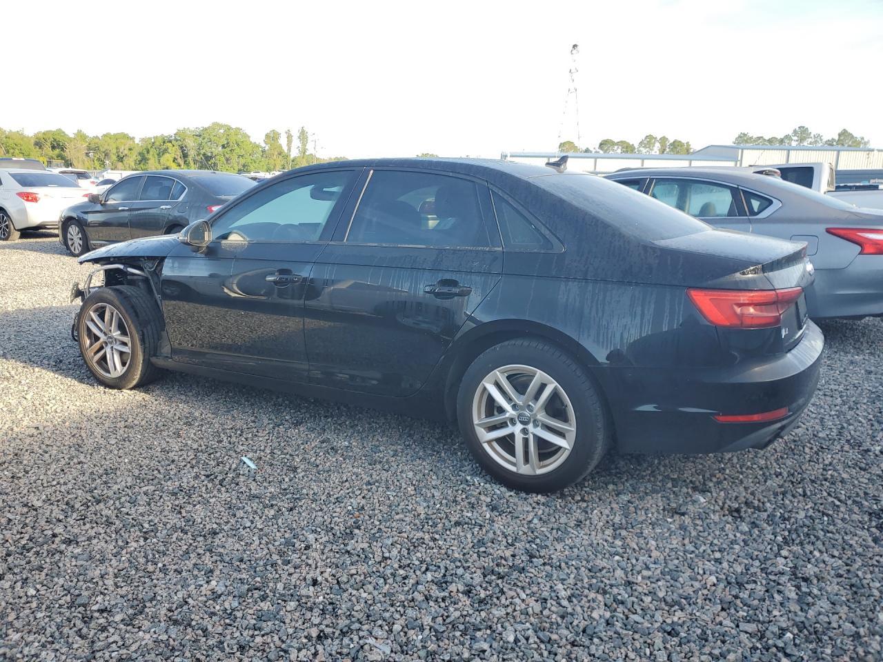 2017 Audi A4 Ultra Premium - Фото 2