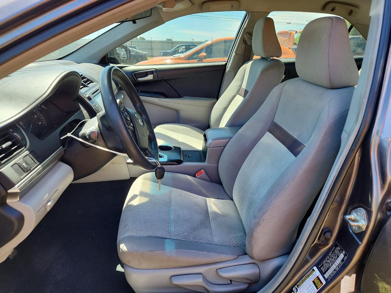 2014 Toyota Camry Le - Image 7