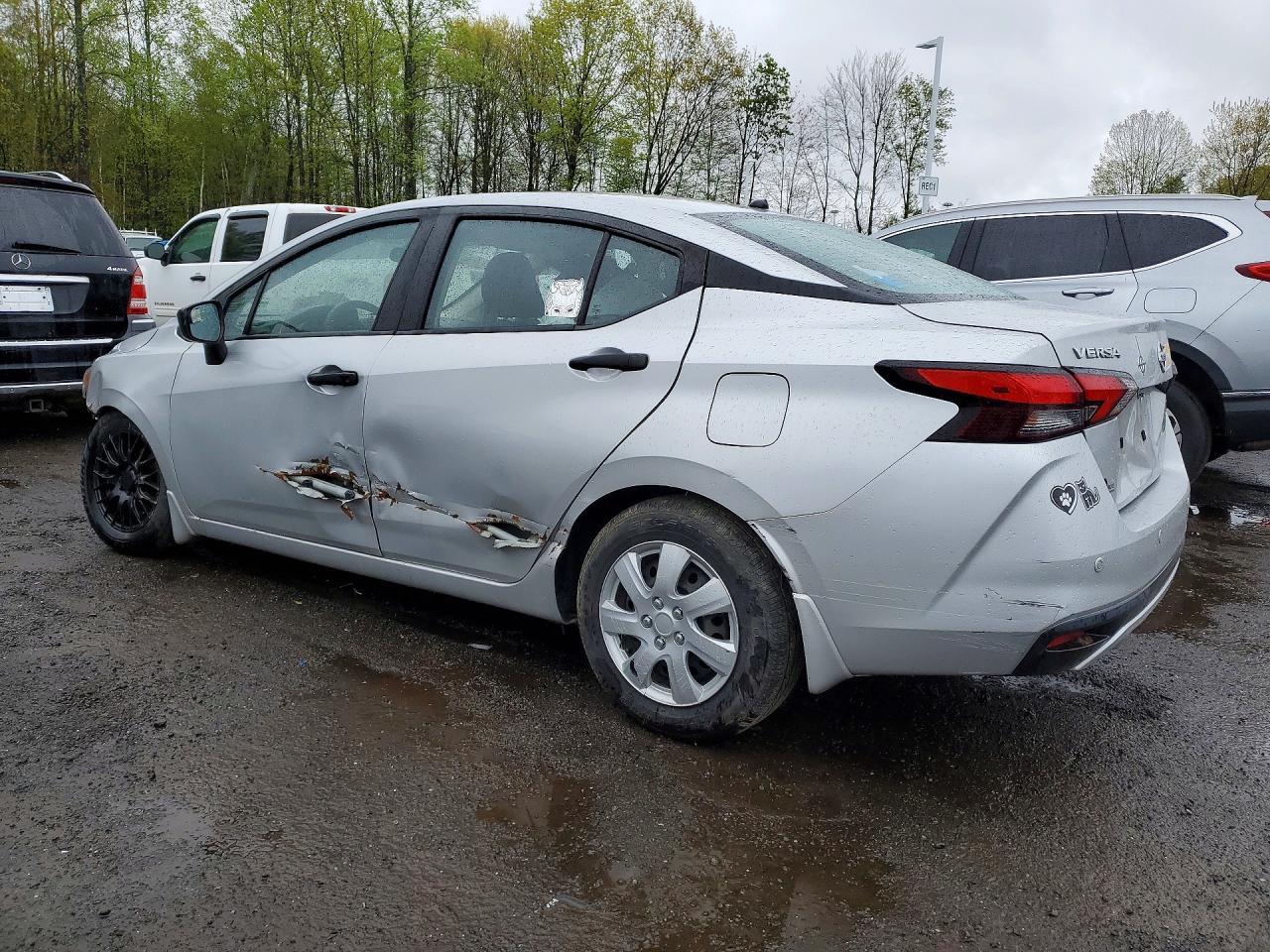 2021 Nissan Versa S - Фото 2