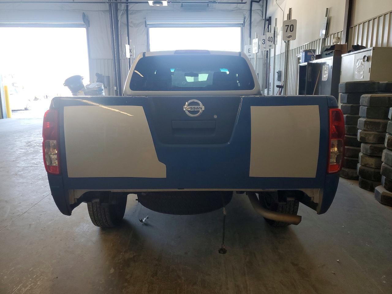 2010 Nissan Frontier Xe - Фото 6