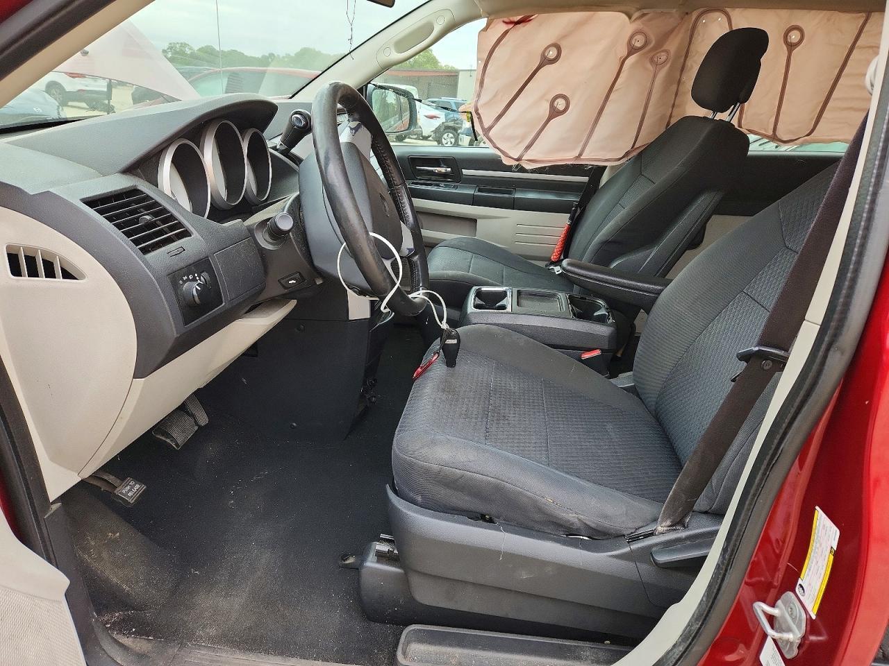 2010 Dodge Grand Cara - Фото 7