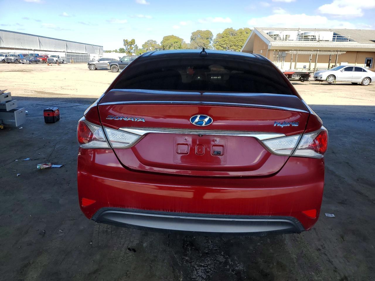 2012 Hyundai Sonata Hybrid - Image 6