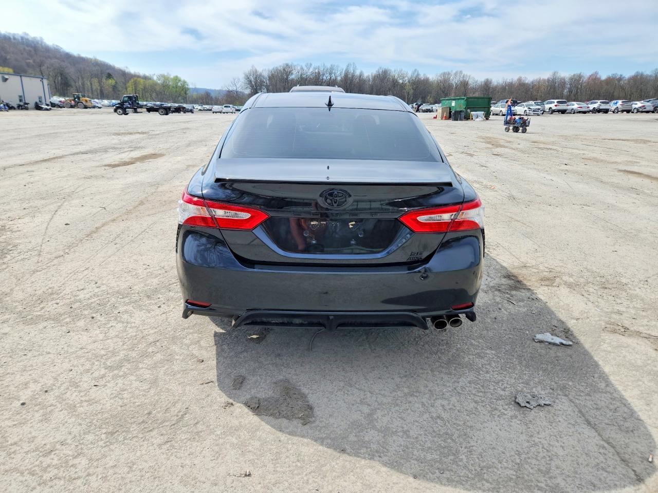 2020 Toyota Camry Se Nightshade - Image 6