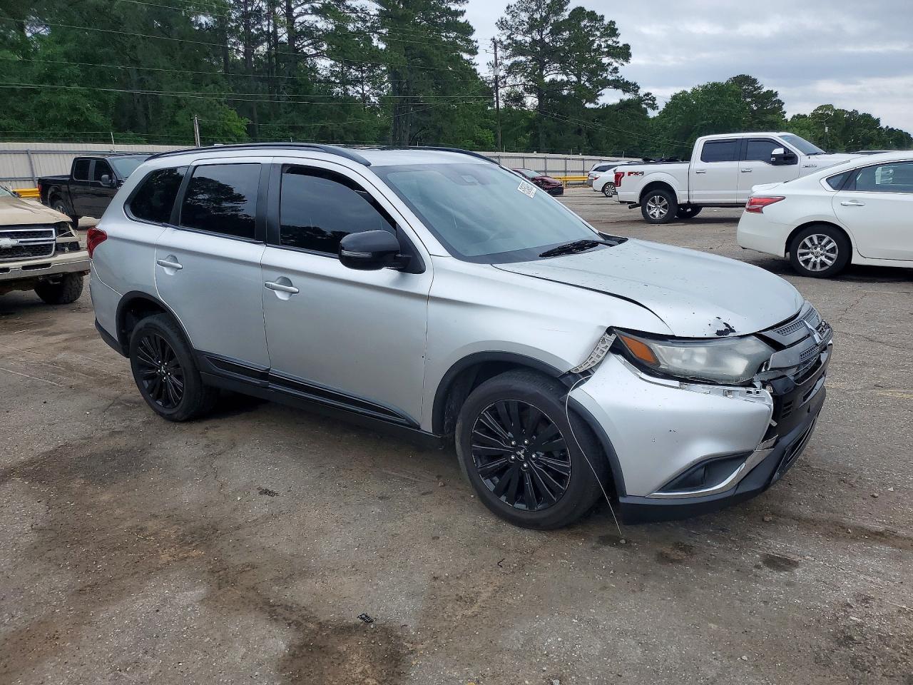 2020 Mitsubishi Outlander Se - Фото 4