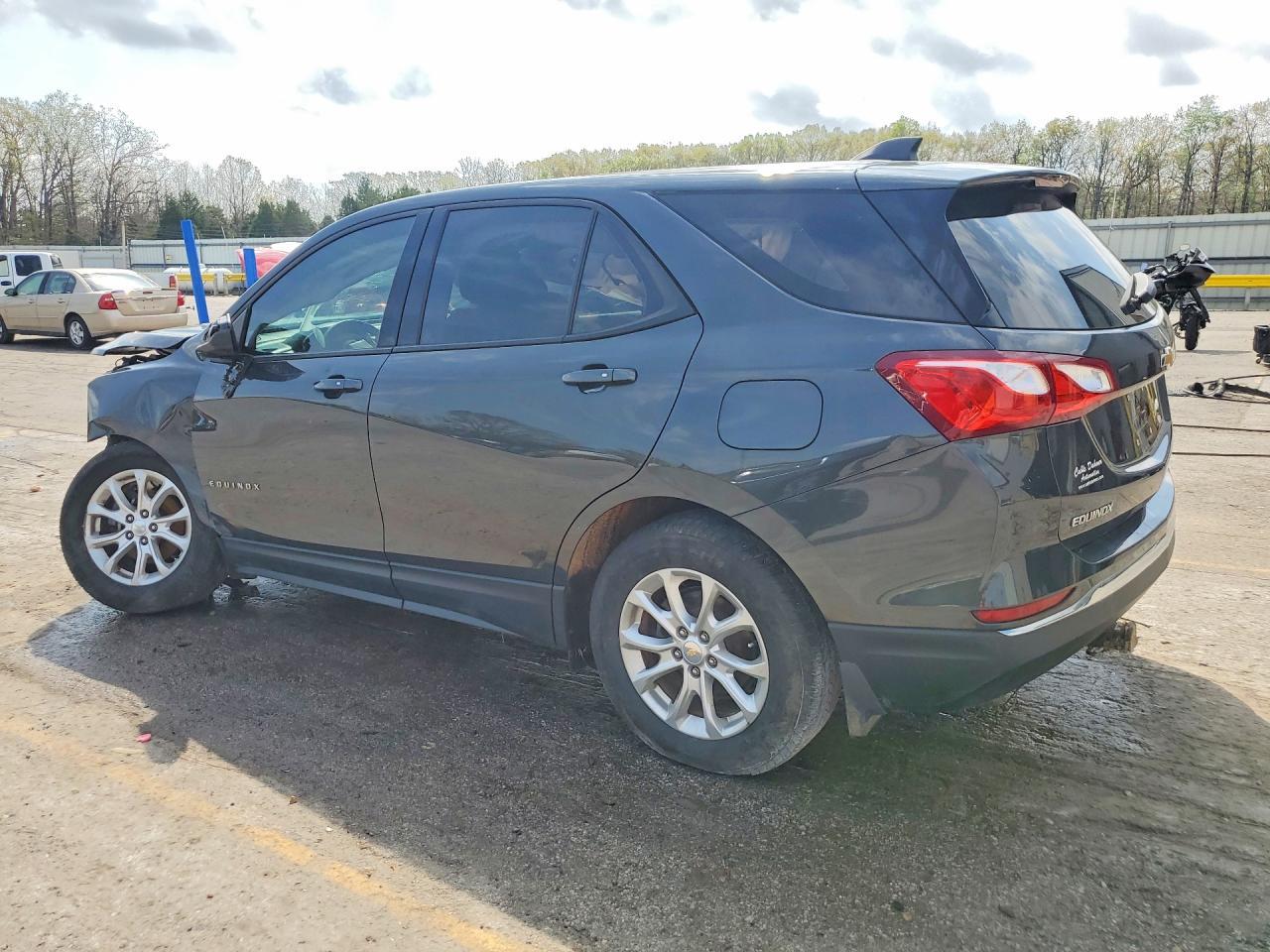 2018 Chevrolet Equinox Ls - Фото 2