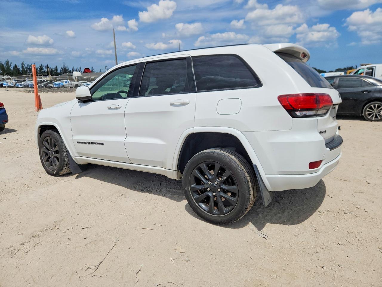 2018 Jeep Grand Cherokee Laredo - Фото 2
